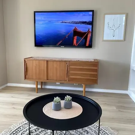 Well-equipped With Stunning Views Lejlighed *