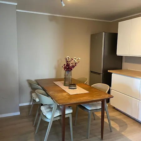 Well-equipped With Stunning Views Leilighet