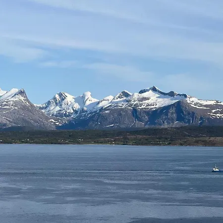 Well-equipped With Stunning Views